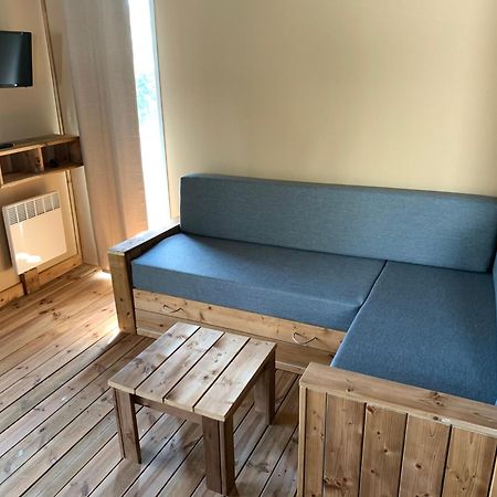 Camping Les Chouans 호텔 생 힐레르 드 리에 외부 사진