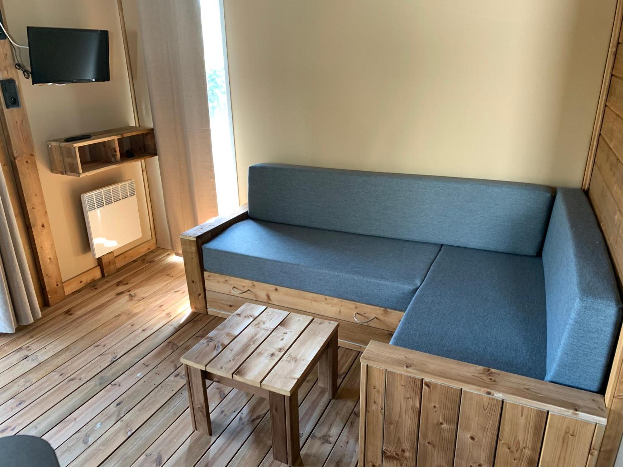 Camping Les Chouans 호텔 생 힐레르 드 리에 외부 사진