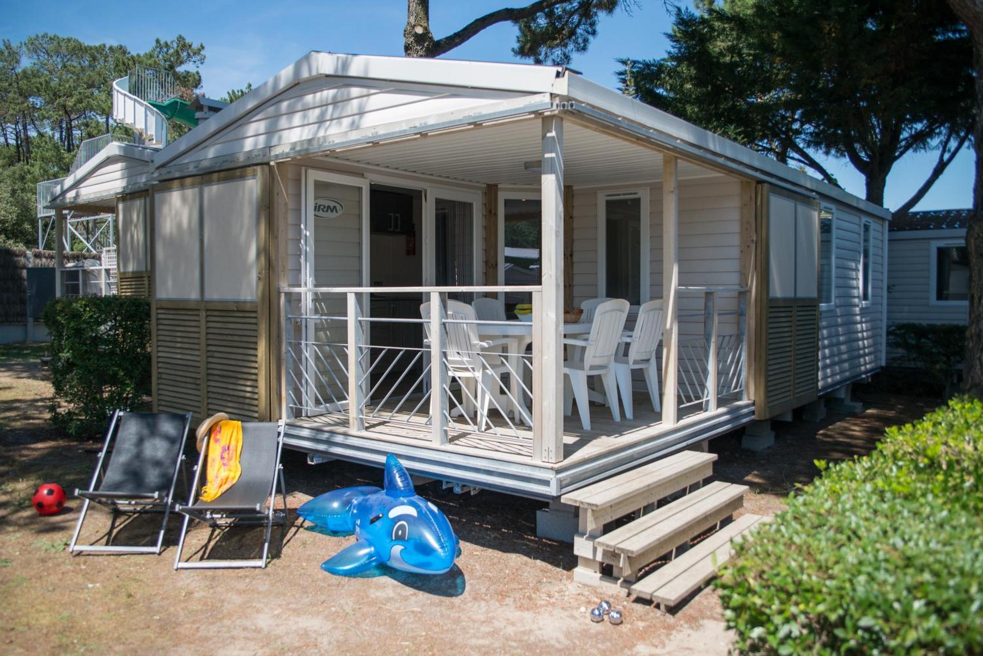 Camping Les Chouans 호텔 생 힐레르 드 리에 외부 사진