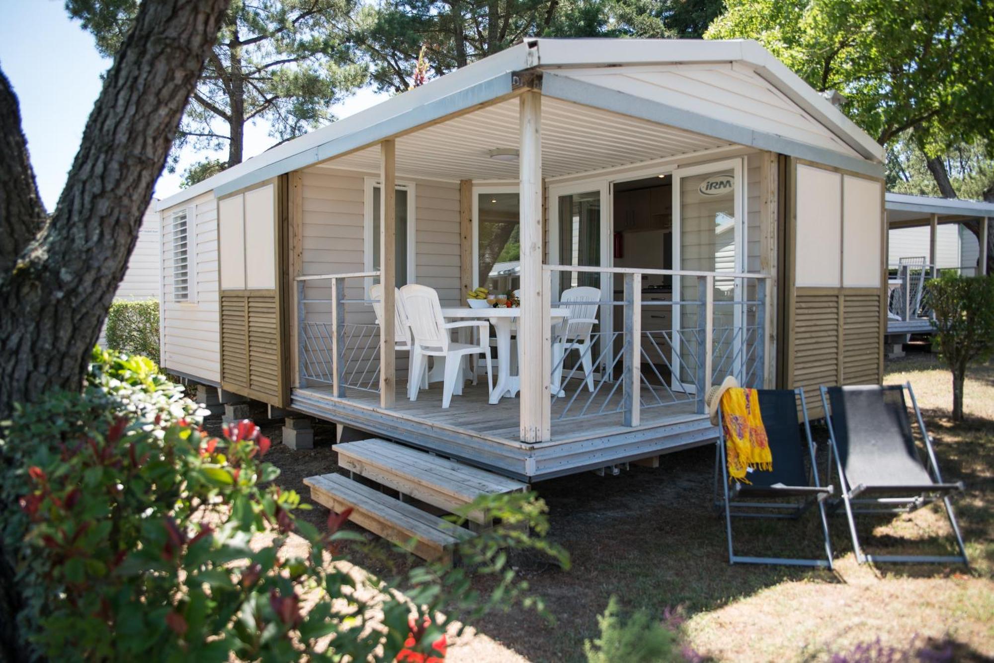 Camping Les Chouans 호텔 생 힐레르 드 리에 외부 사진